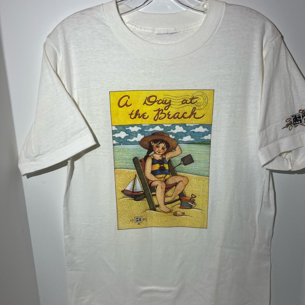 Rare vintage, Mary Engelbreit, a day at the beach, single stitch shirt,‎ large
